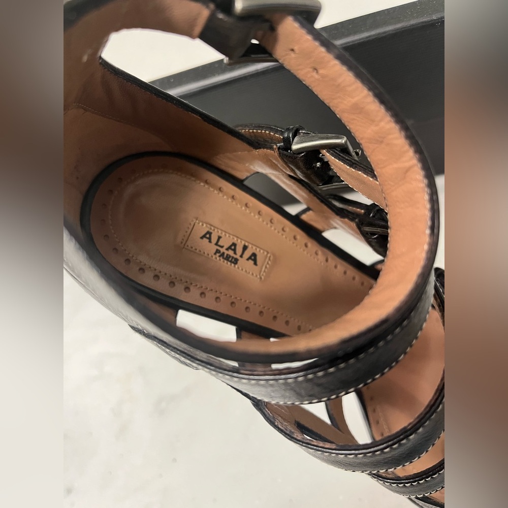 ALAÏA gladiator strappy heels - Picture 2 of 5
